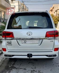 تۆیۆتا لاند کروزەر